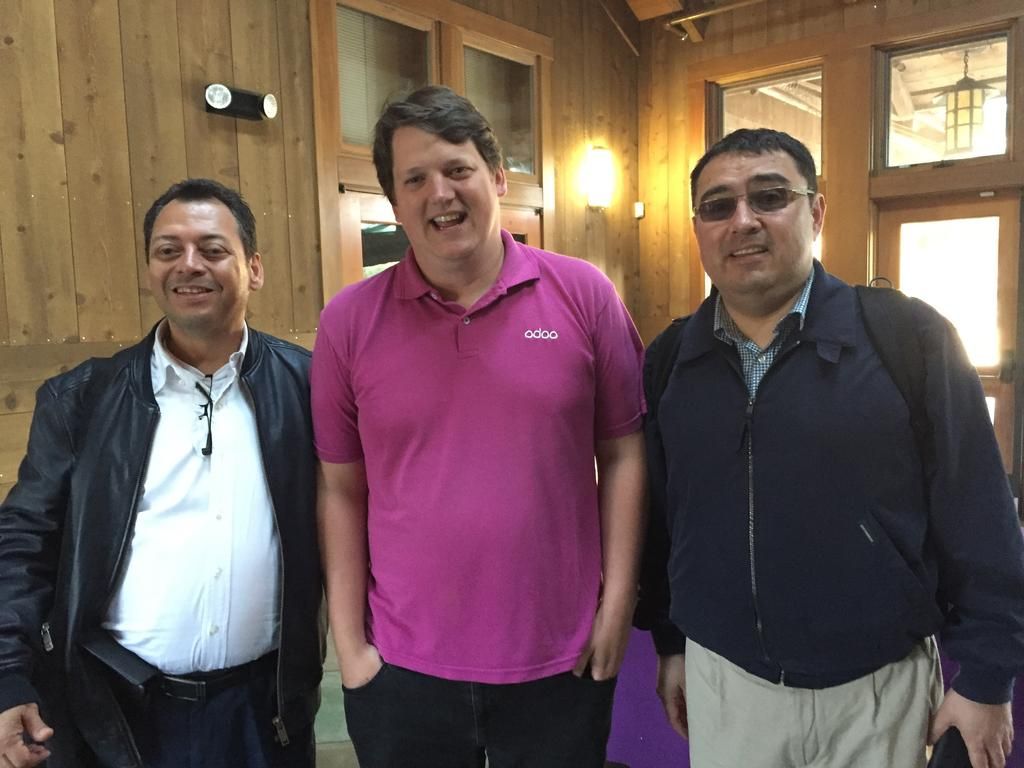 Odoo CMS- Sample image floating